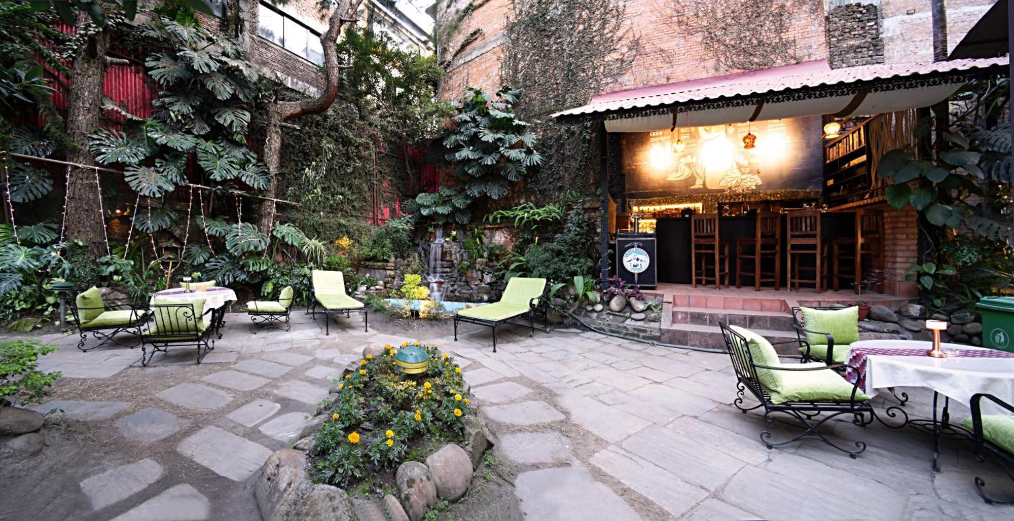 Nirvana Boutique Hotel Katmandú Exterior foto