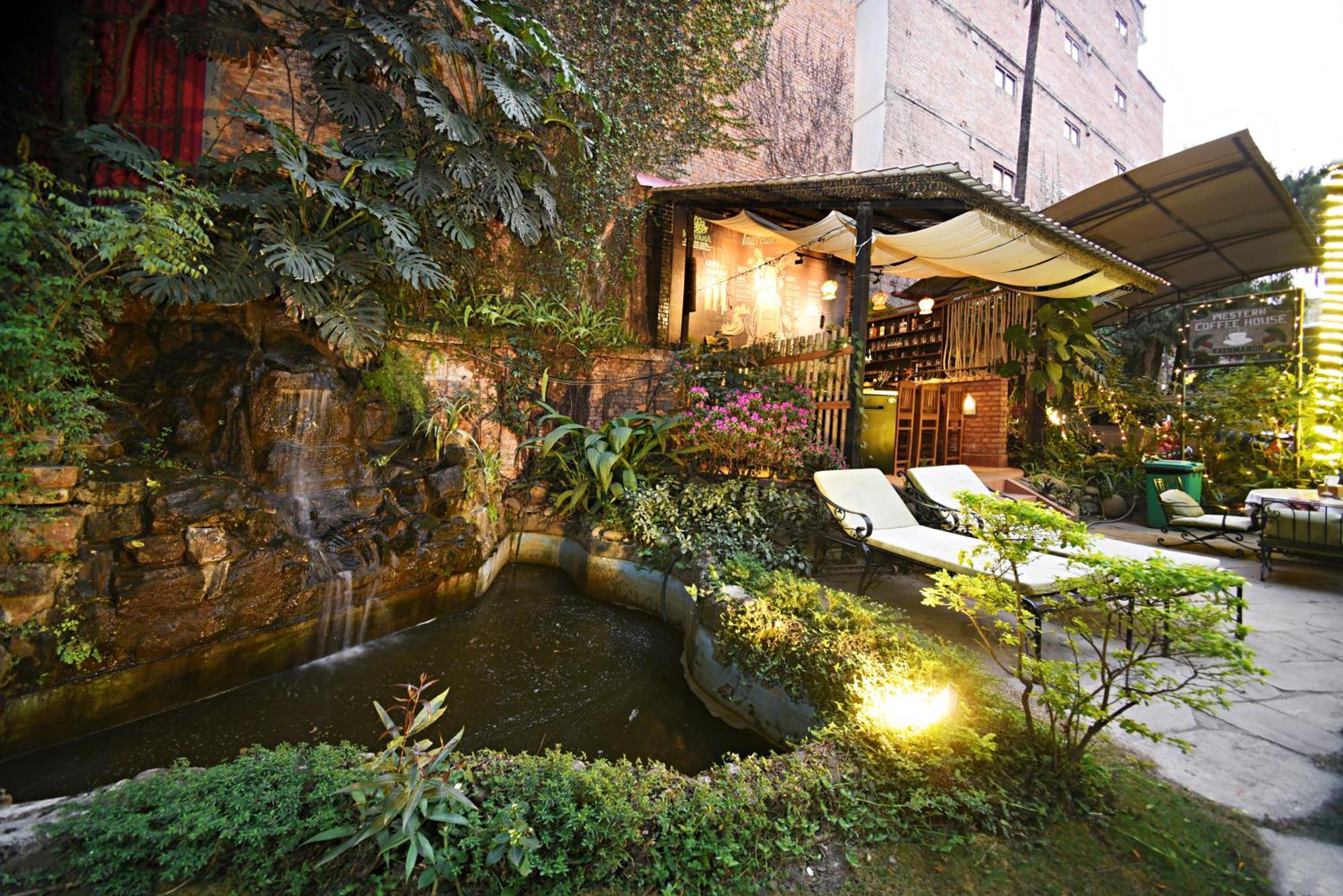 Nirvana Boutique Hotel Katmandú Exterior foto
